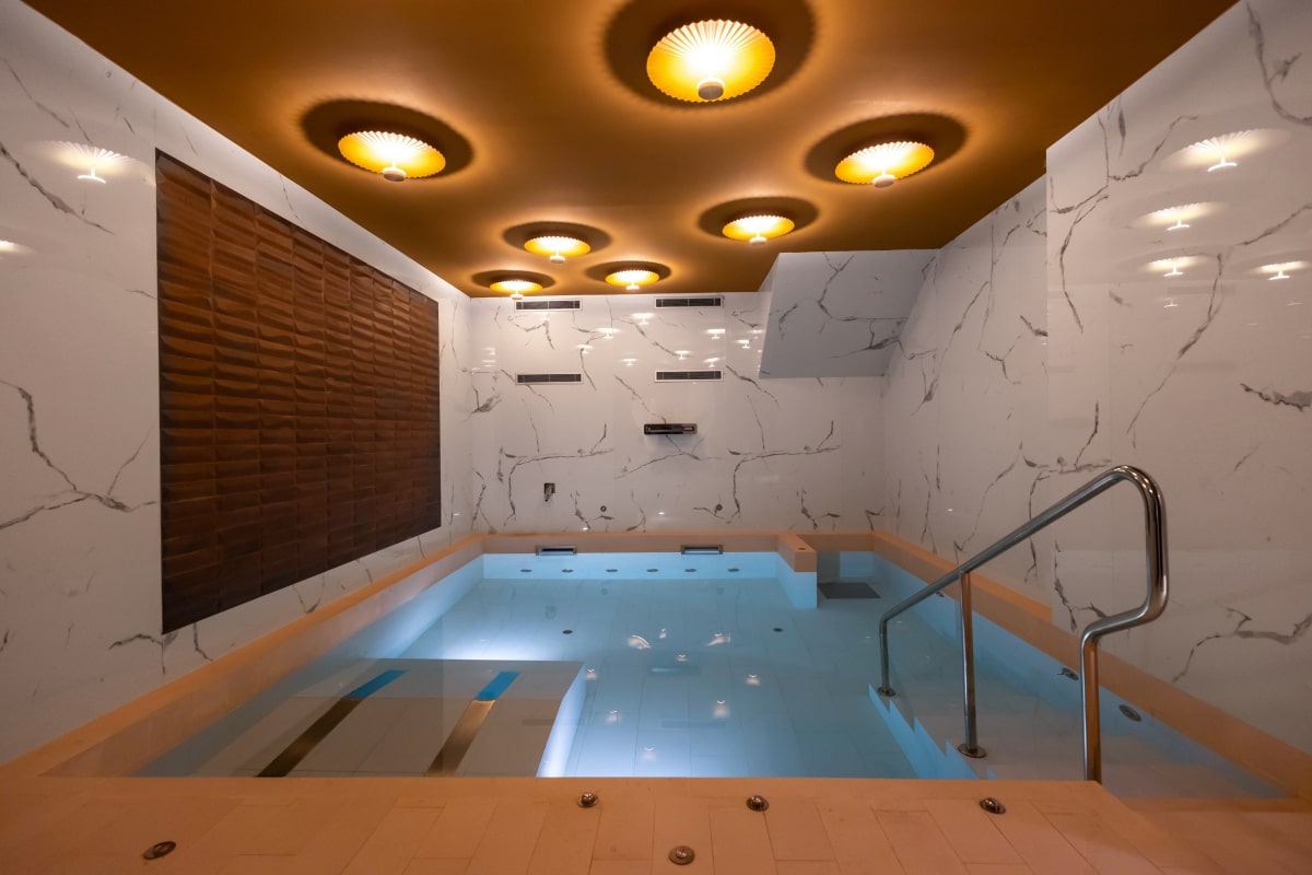 Piscina dinamica en el spa Neptuno en Valencia